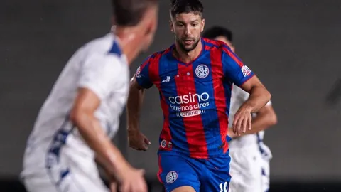 中国足球年度巅峰战激战正酣，精彩瞬间尽收眼底——新华社特稿